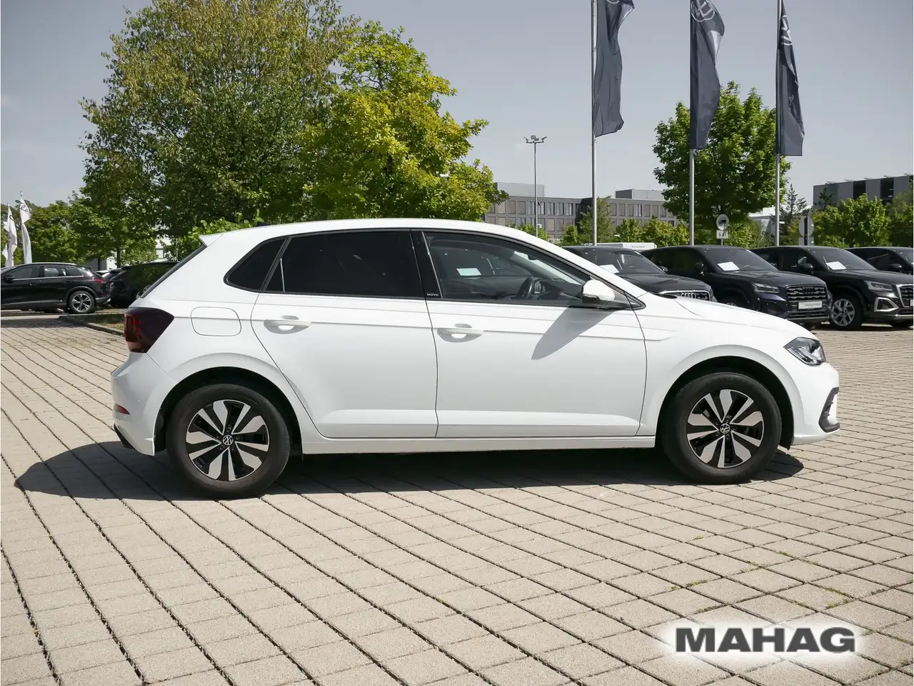 Volkswagen Polo MOVE 1.0 TSI LED Navi ParkPilot App 5-Gang — Vehicle gallery 6