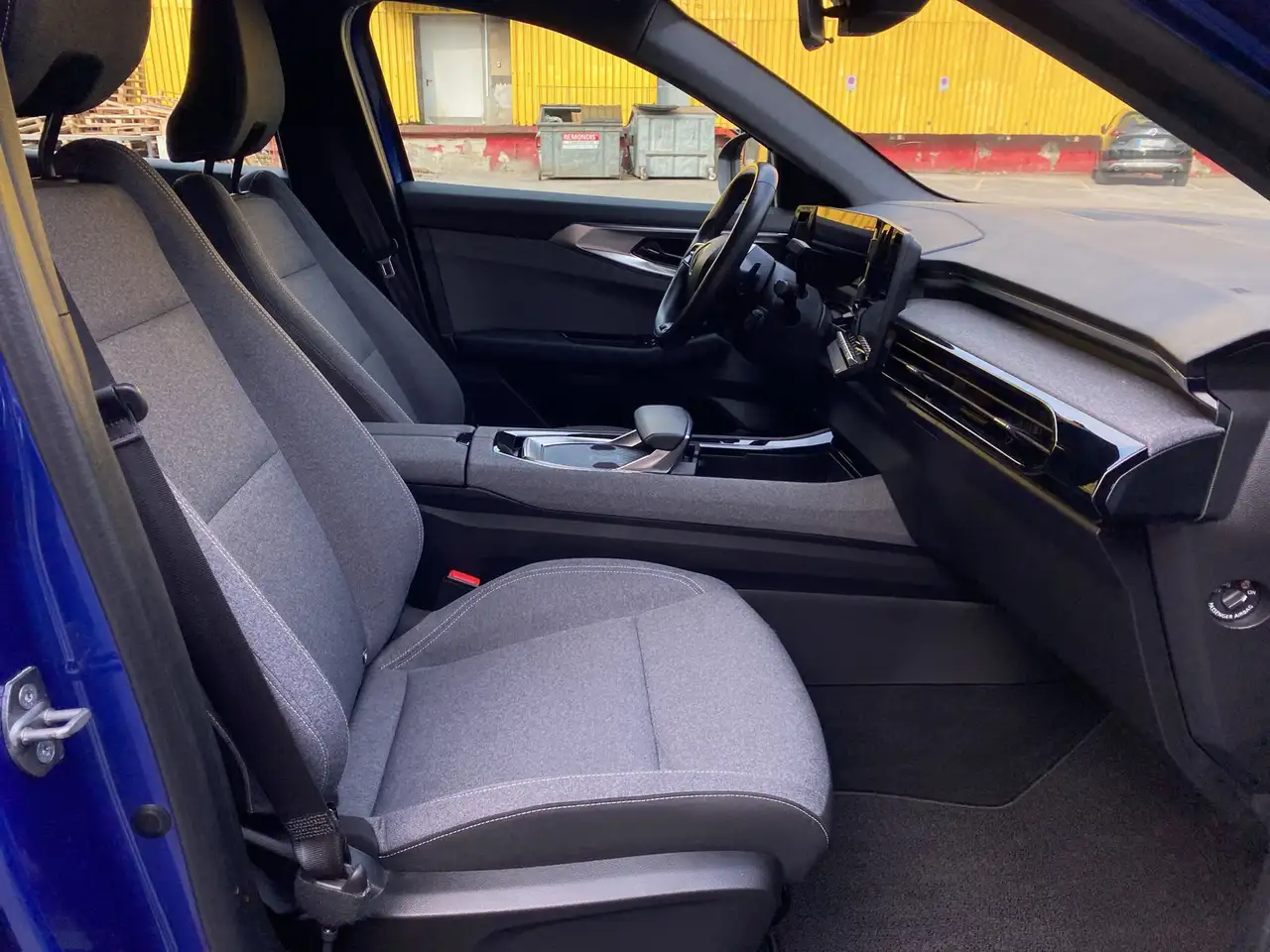 Renault Austral Equilibre Tce 140 Mild Hybrid CVT PDC — Vehicle gallery 11