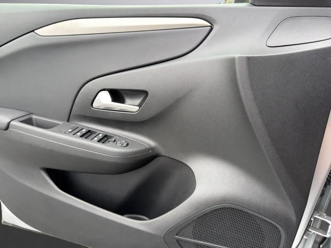 Opel Corsa F 1.2 Apple CarPlay Android Auto Klima Temp USB DA — معرض صور السيارة 24