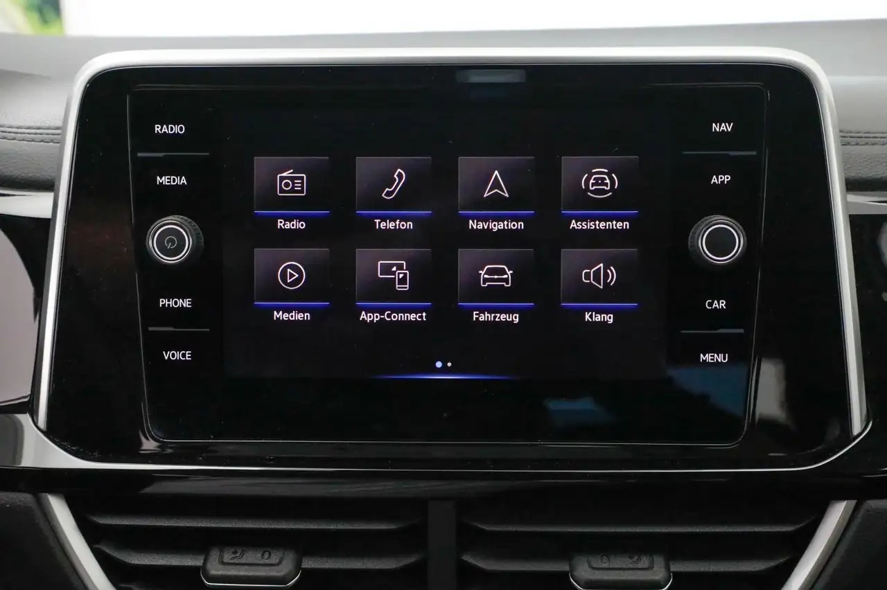 Volkswagen T-Roc 1.0 TSI R-Line Carplay SHZ Virtual ACC 19" — Vehicle gallery 23