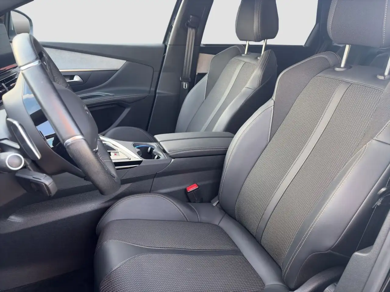 Peugeot 5008 Hybrid 136 e-DSC GT — Vehicle gallery 14