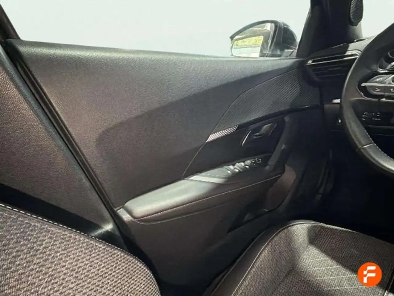 Peugeot 2008 1.2 PureTech S&S Allure EAT8 130 — معرض صور السيارة 22