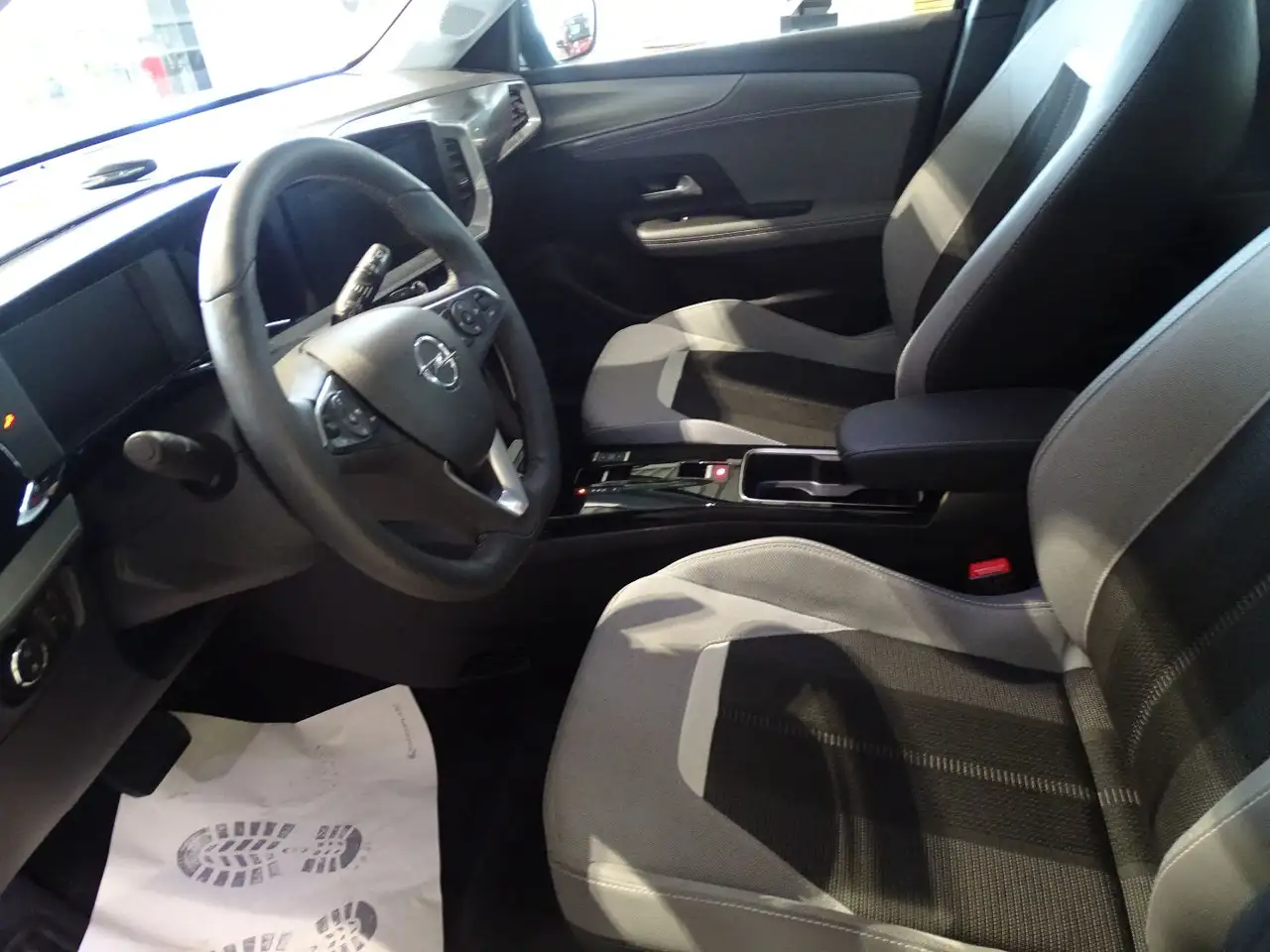 Opel Mokka 1,2 Mild-Hybrid ELEGANCE SHZ+PDC+LM+KlimaA — Vehicle gallery 9