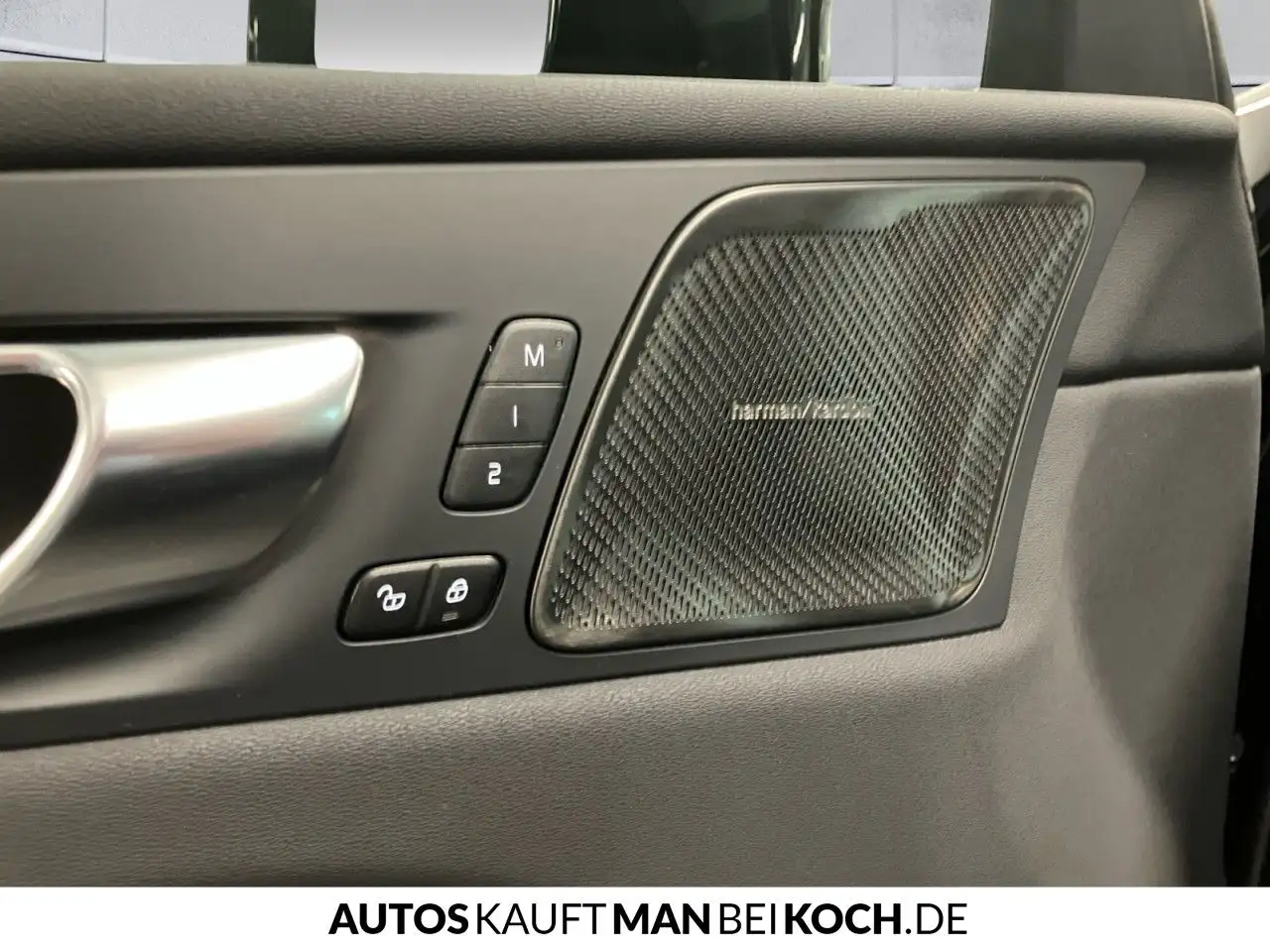 Volvo XC60 T8 AWD Black Edition Plus FOUR-C ACC BLIS — معرض صور السيارة 17