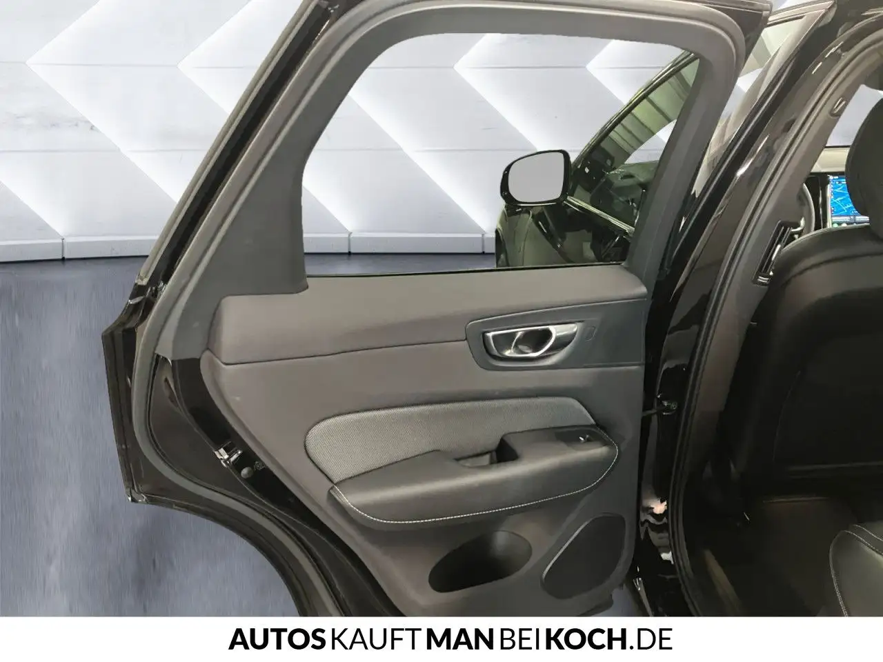 Volvo XC60 T8 AWD Black Edition Plus FOUR-C ACC BLIS — معرض صور السيارة 26