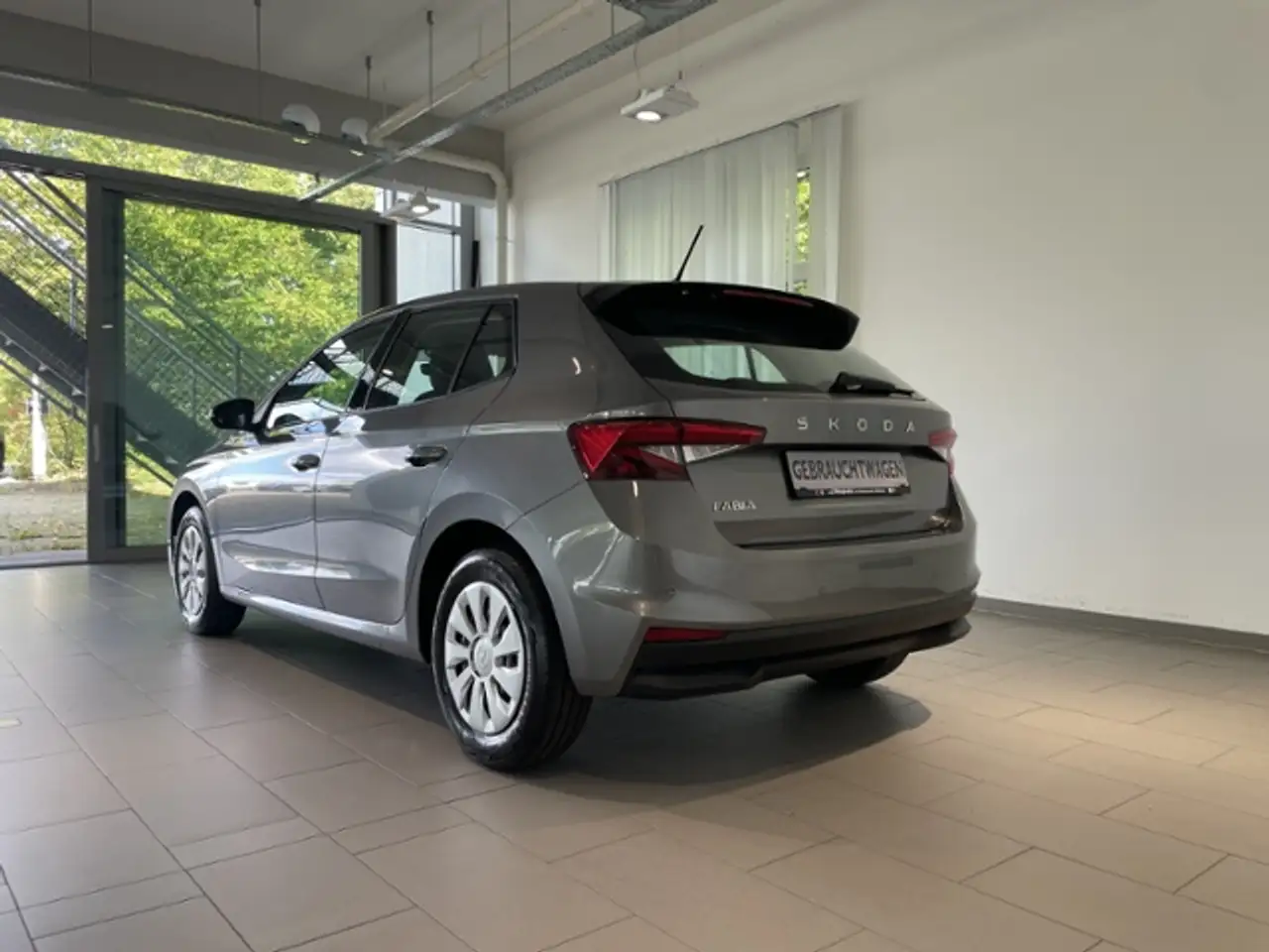 Skoda Fabia 1.0 TSI Selection +PDC+KLIMA — Vehicle gallery 4