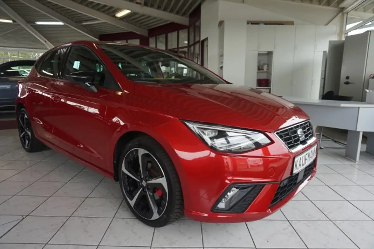 SEAT Ibiza IBIZA 1,0 TSI DSG FR NAVI DESIGN 18" DINAMICA RFK — Galería del vehículo 3