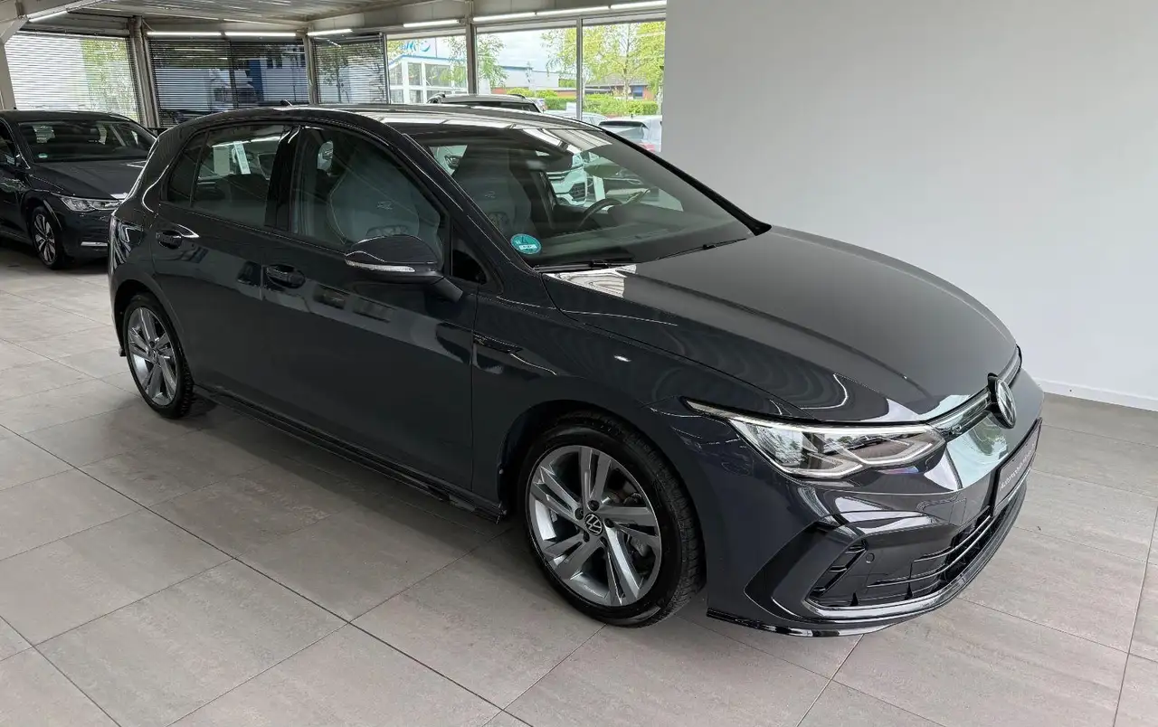 Volkswagen Golf *VIII*Limo*R-Line*Virtual*App-Con*LED* — Braunschweig