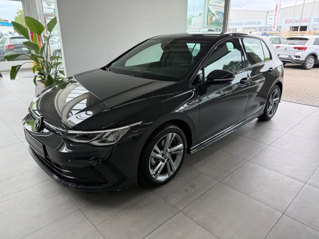 Volkswagen Golf *VIII*Limo*R-Line*Virtual*App-Con*LED* — معرض صور السيارة 11