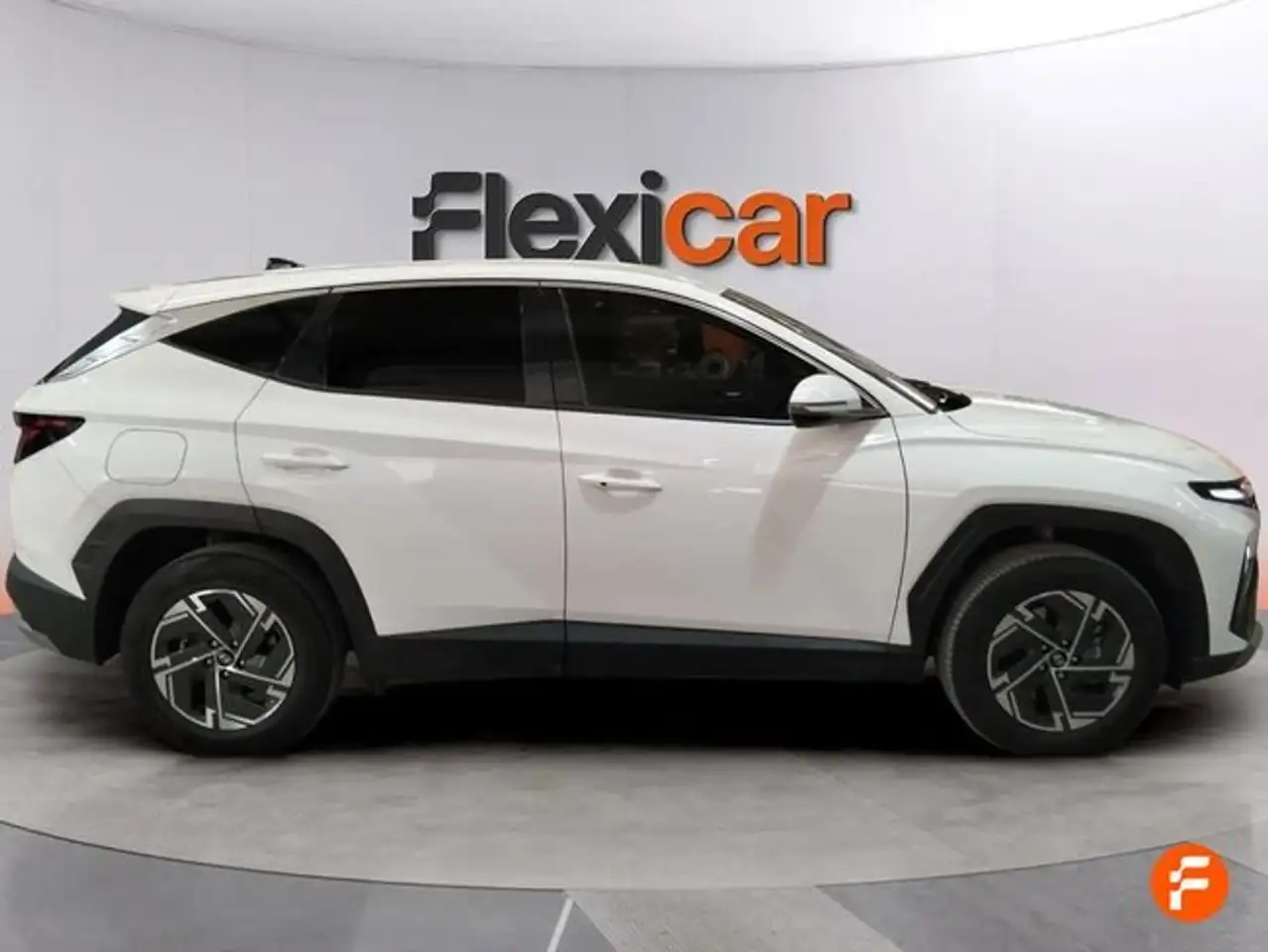 Hyundai TUCSON 1.6 T PHEV 4x4 Tecno Sky AT — Vehicle gallery 3