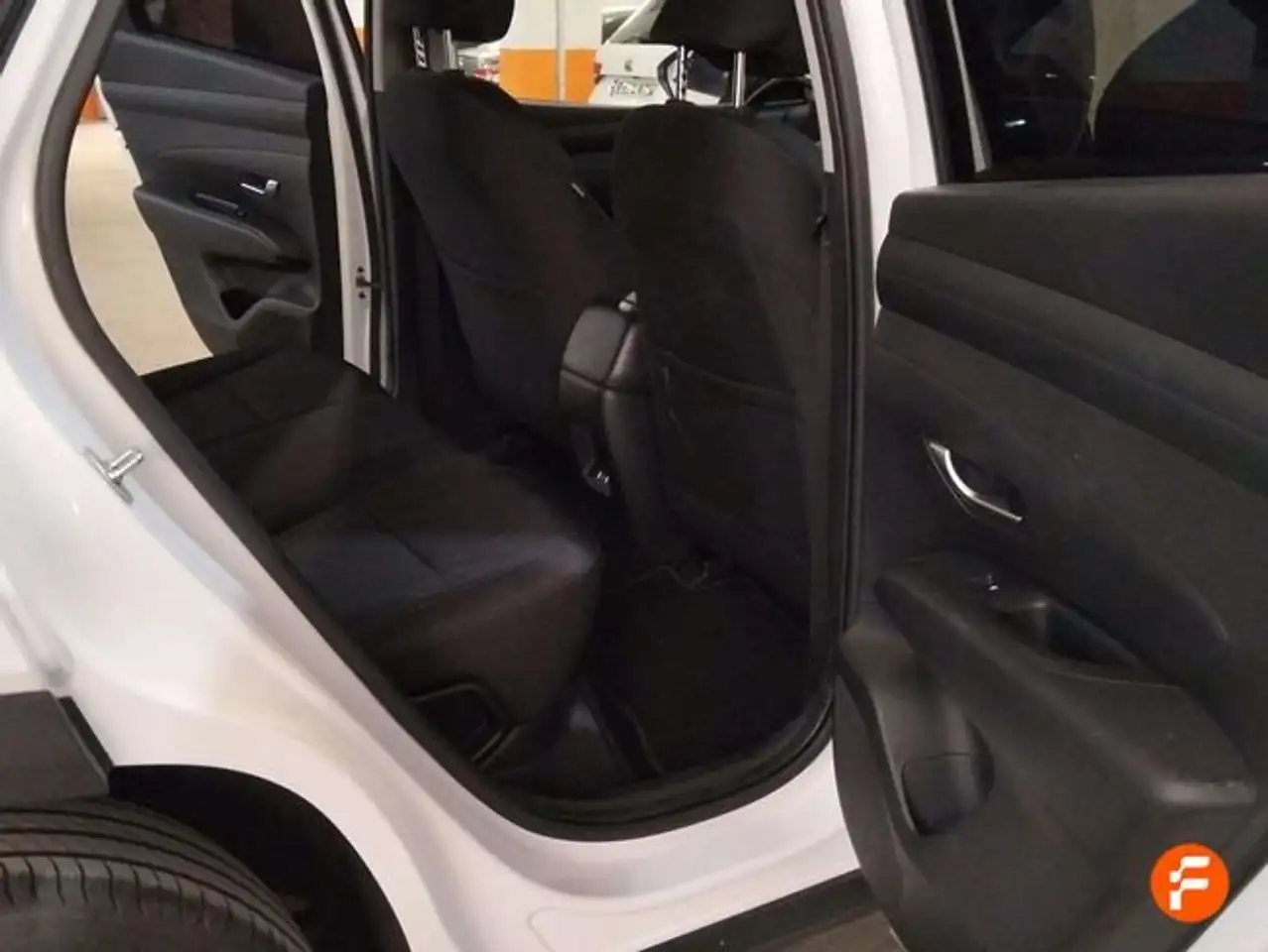 Hyundai TUCSON 1.6 T PHEV 4x4 Tecno Sky AT — Vehicle gallery 13