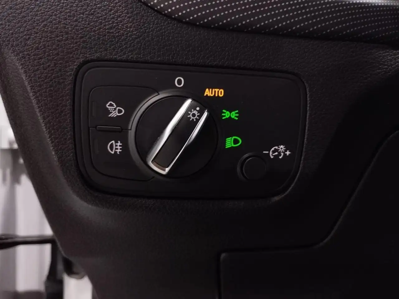 Audi Q2 35 TDI Adrenalin S tronic 110kW — Vehicle gallery 15