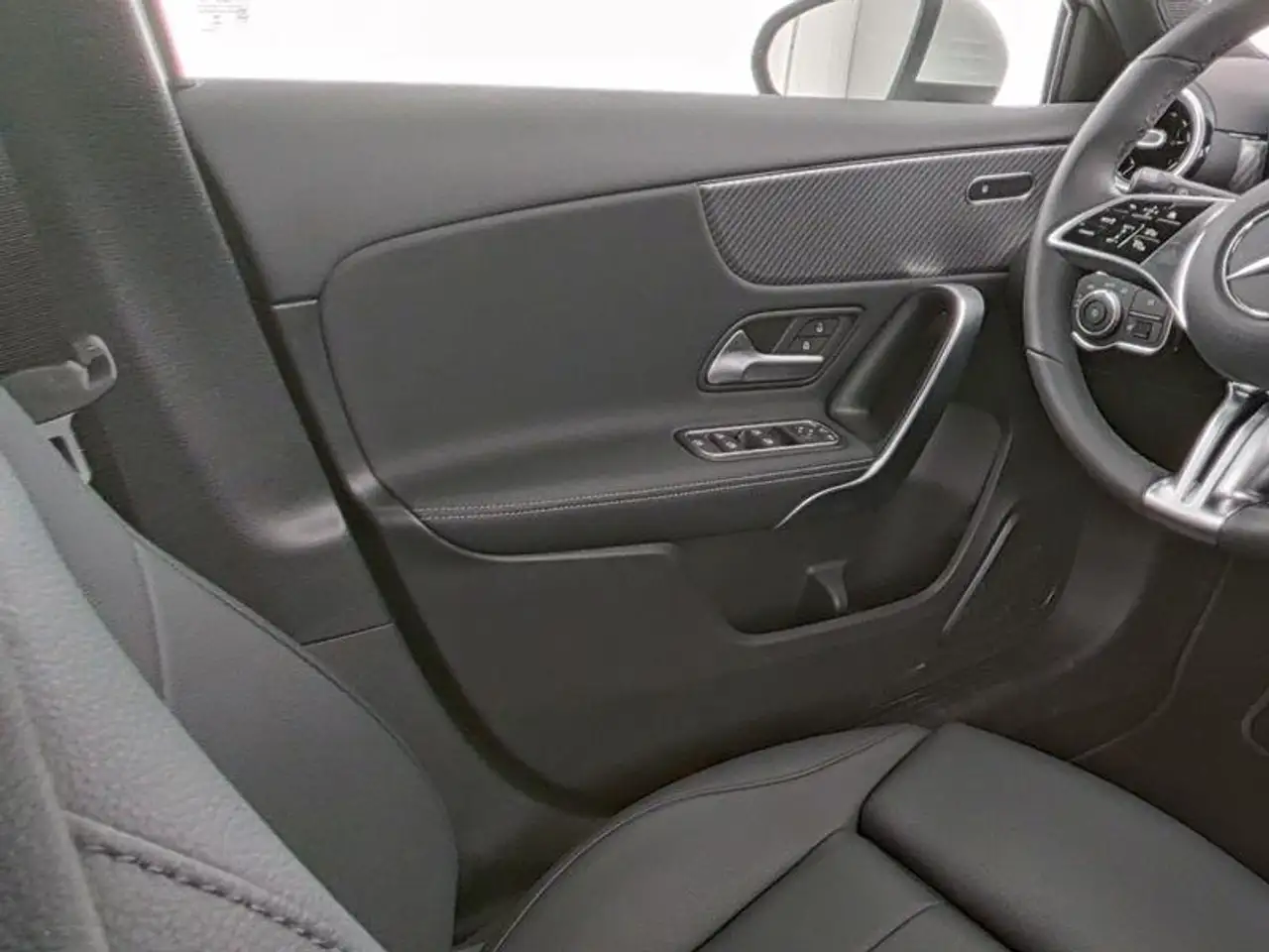 Mercedes-Benz A 180 , 7G-DCT, Progr. Advanced, Winter-Pak., Kamera,... — Vehicle gallery 5