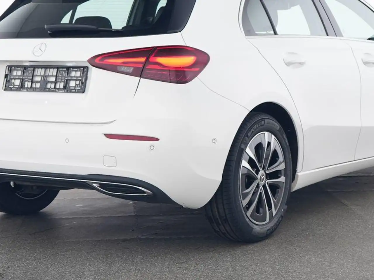 Mercedes-Benz A 180 , 7G-DCT, Progr. Advanced, Winter-Pak., Kamera,... — Vehicle gallery 4