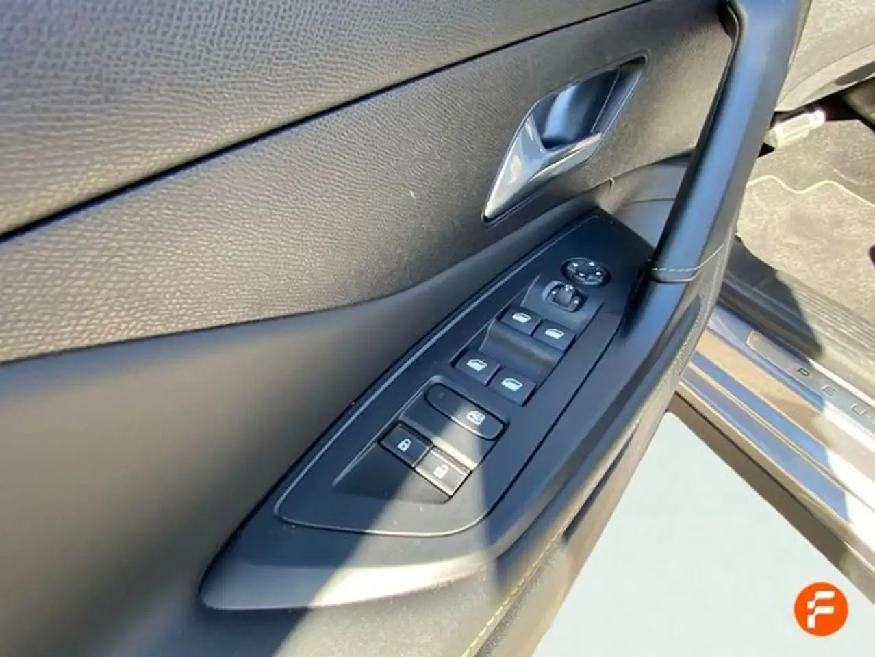 Peugeot 308 1.6 Hybrid GT EAT8 180 — معرض صور السيارة 19