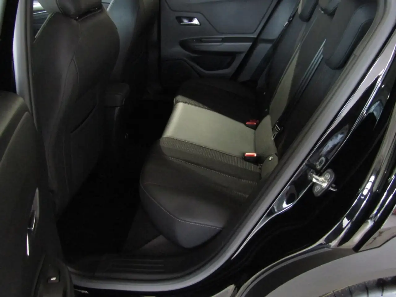 Opel Mokka GS 1.2 Direct Injection Turbo 96 kW (130 PS) — معرض صور السيارة 9