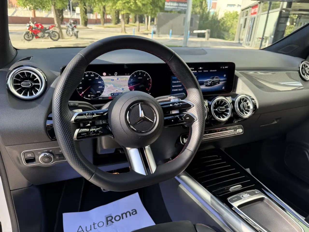 Mercedes-Benz GLA 200 7G-DCT — معرض صور السيارة 10