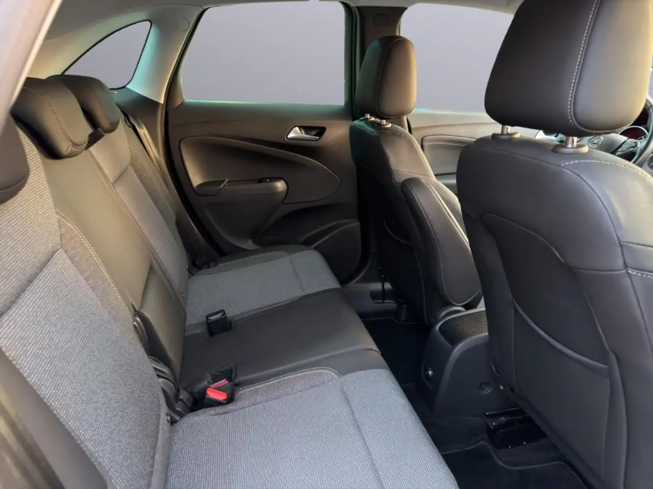 Opel Crossland Elegance Paket Navi Apple CarPlay Rückfahrkam. Kli — Vehicle gallery 9