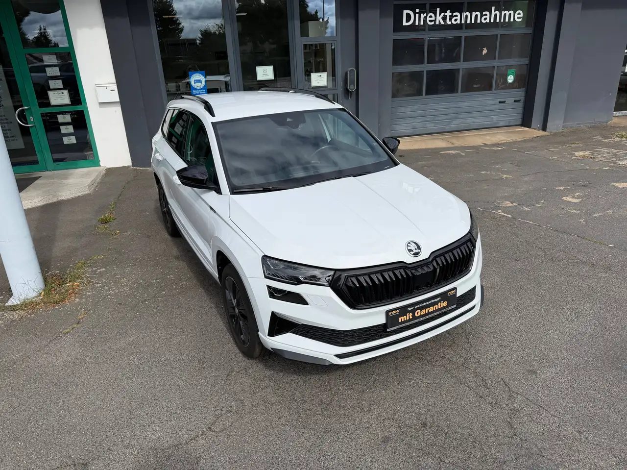 Skoda Karoq Karoq 1.5TSI DSG SPORTLINE MATRIX/DCC/ACC/NAV/SH/RFK — معرض صور السيارة 9