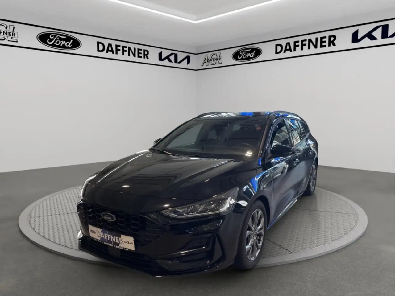 Ford Focus Turnier ST-Line X HUD AHK-abnehmbar Navi Digitales — Vehicle gallery 2
