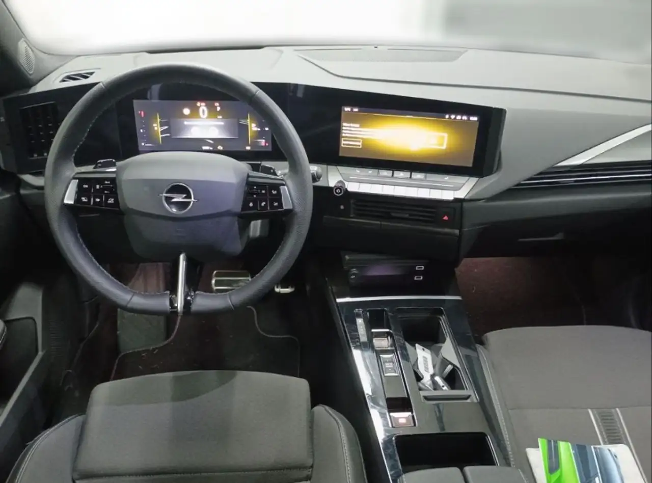 Opel Astra Sports Tourer 1.2 Turbo Automatik GS — معرض صور السيارة 6