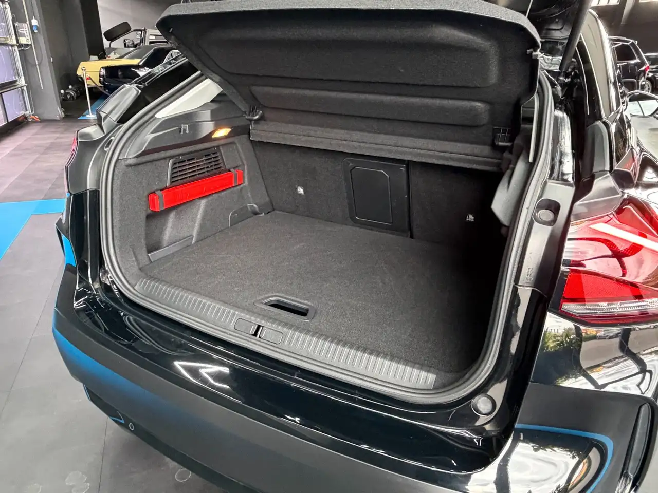 Citroen C4 Lim. Max+360° Kamera+HeadUp+Alcantara+Sitzh. — Galerie du véhicule 11