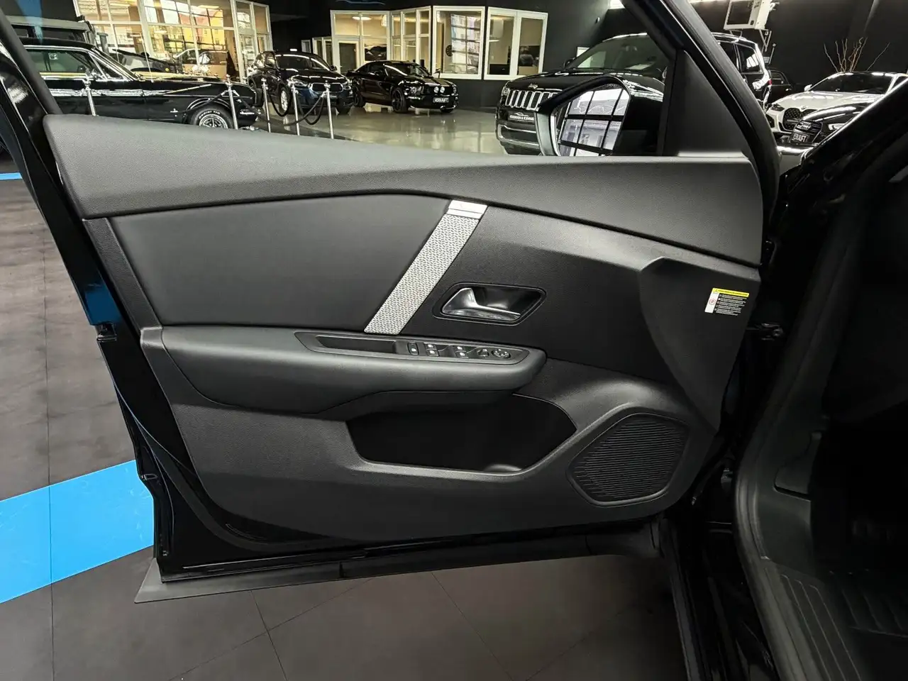 Citroen C4 Lim. Max+360° Kamera+HeadUp+Alcantara+Sitzh. — Galerie du véhicule 18