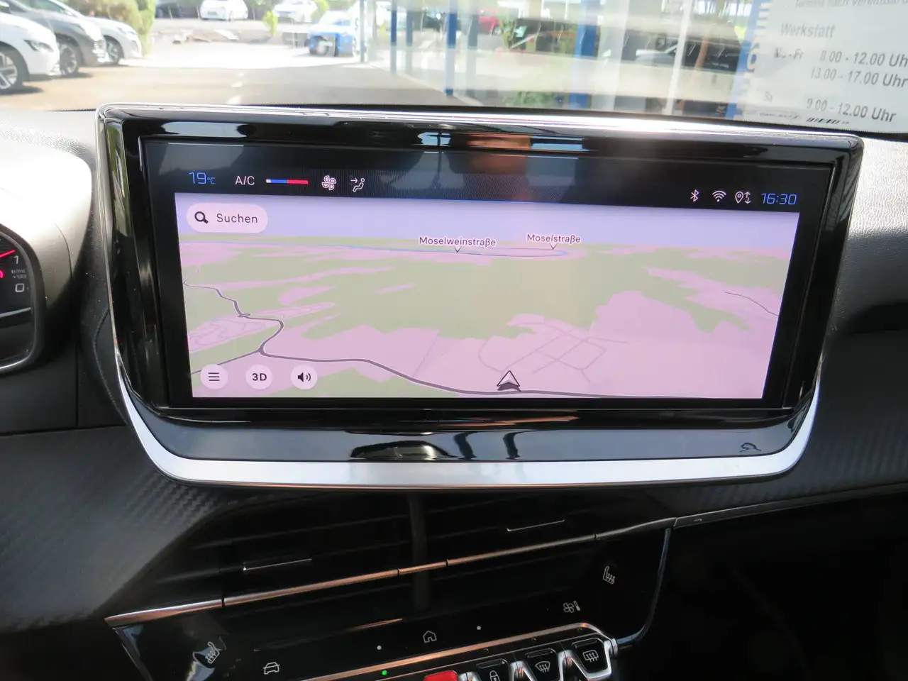 Peugeot 208 Active Navigationssystem DAB PDC Sitzheizung — Galerie du véhicule 17