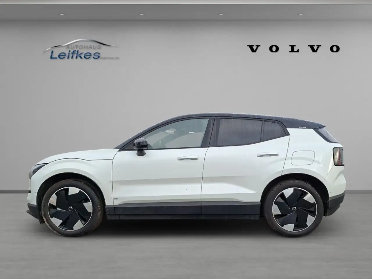 Volvo EX30 Single Extended Range Ultra 69kWh SitzHZ LenkradHZ — Galerie du véhicule 2