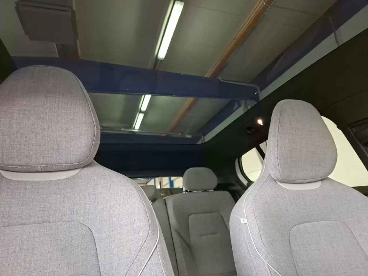 Volvo EX30 Single Extended Range Ultra 69kWh SitzHZ LenkradHZ — Galerie du véhicule 18