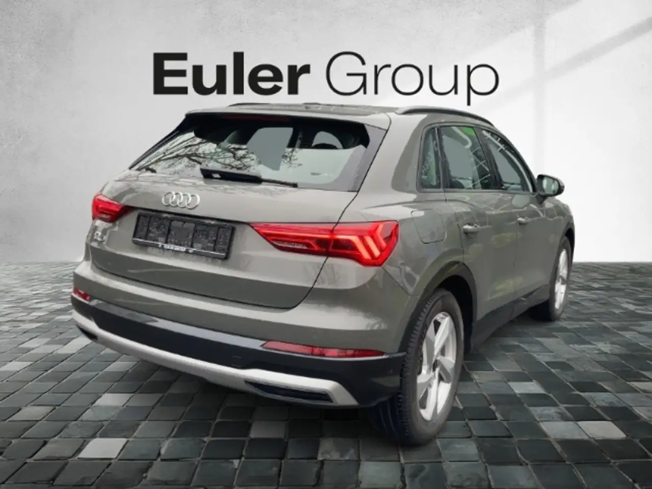 Audi Q3 35 TFSI advanced Sport LED Plus Standheizung AHK — معرض صور السيارة 4