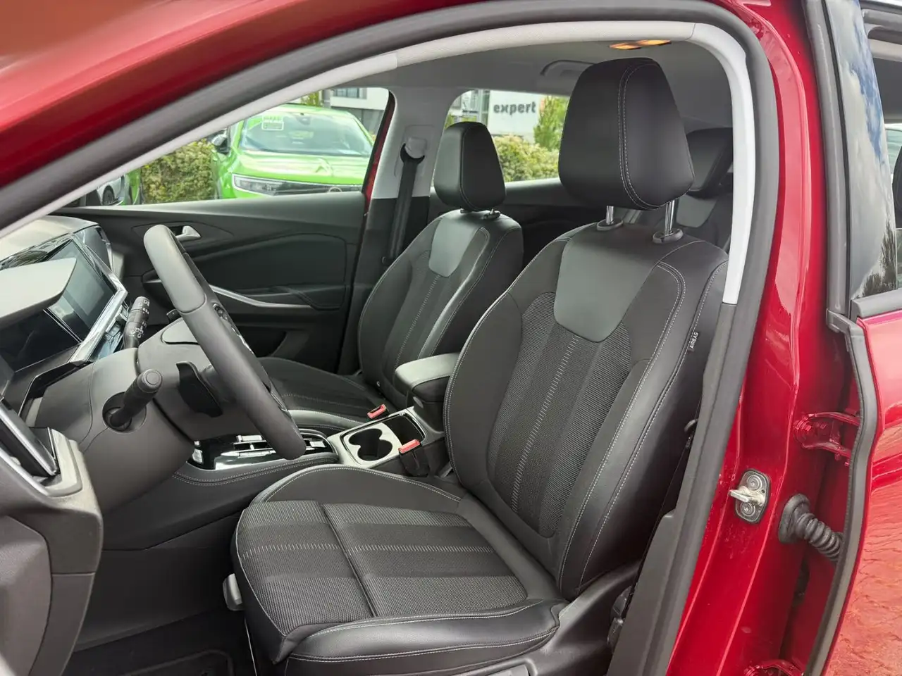 Opel Grandland 1.2 Turbo Enjoy — Vehicle gallery 14