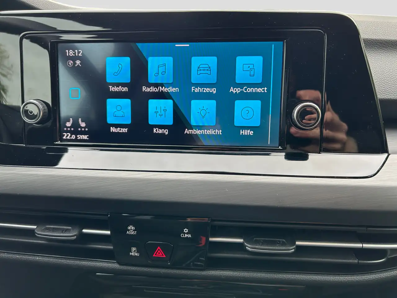 Volkswagen Golf VIII 1.5eTSI DSG Style ACC LED+ PDC App SHZ — Vehicle gallery 7