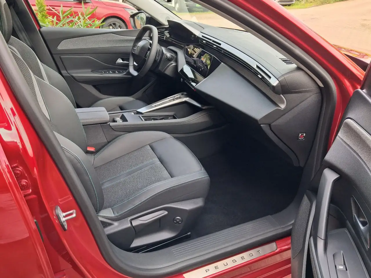 Peugeot 308 SW Allure AUTO+LED+NAVI+SHZ+LHZ+360°CAM+ACC+ — معرض صور السيارة 16
