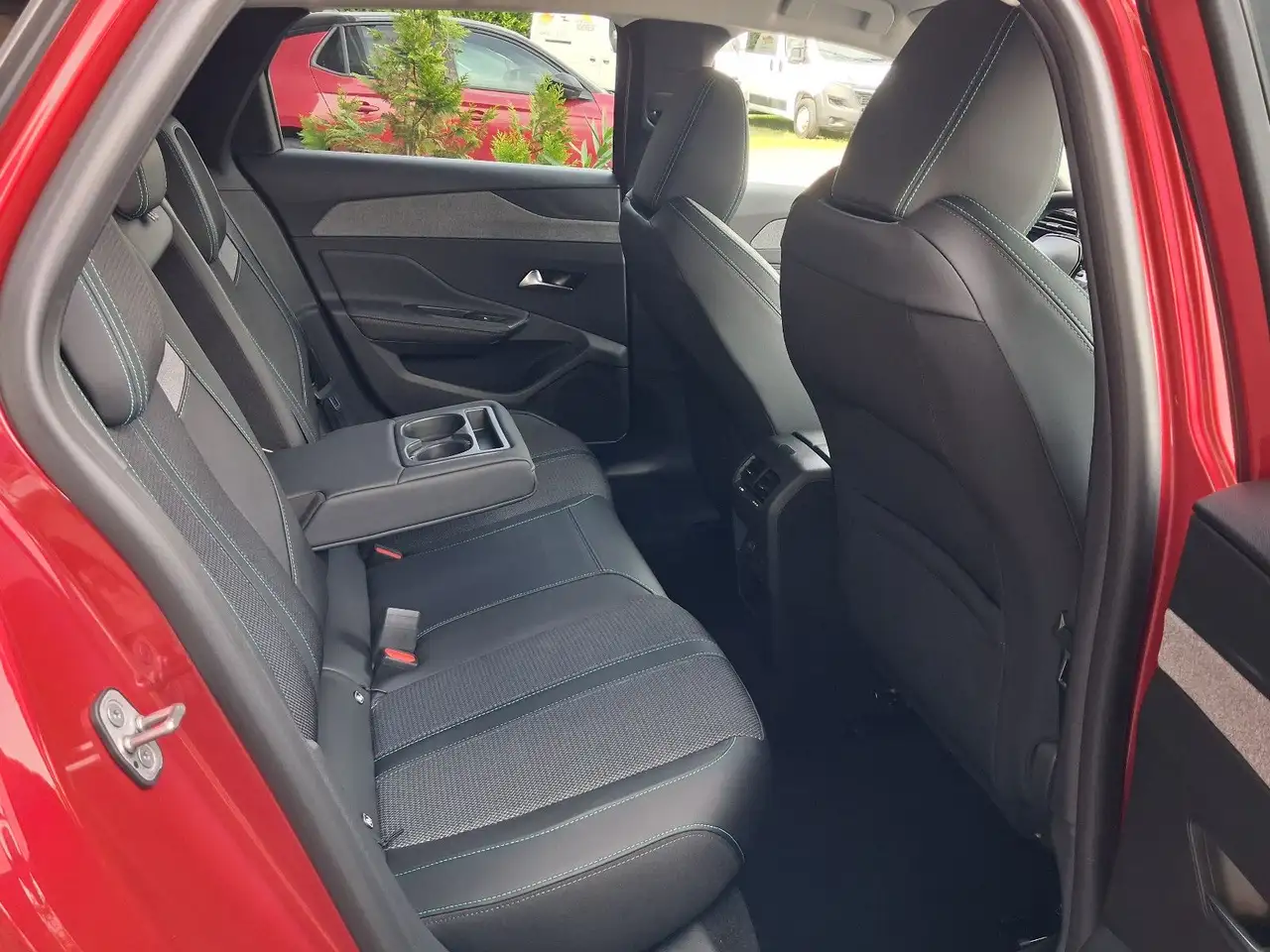 Peugeot 308 SW Allure AUTO+LED+NAVI+SHZ+LHZ+360°CAM+ACC+ — معرض صور السيارة 18