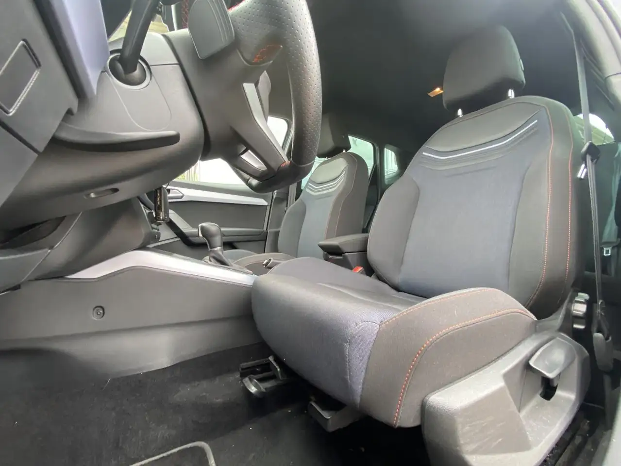 SEAT Arona 1.0 TSI DSG FR FULL-LINK+VIRTUAL-COCKPIT+N — Vehicle gallery 9