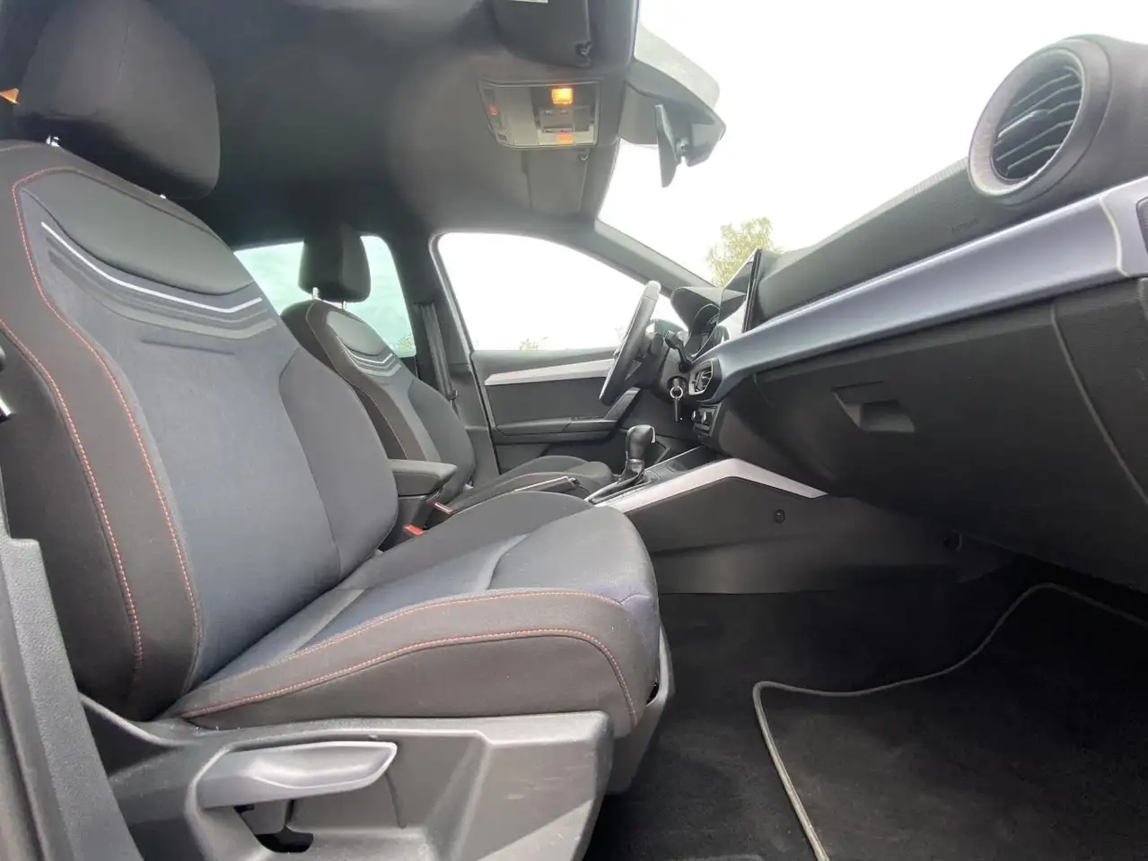 SEAT Arona 1.0 TSI DSG FR FULL-LINK+VIRTUAL-COCKPIT+N — Vehicle gallery 17