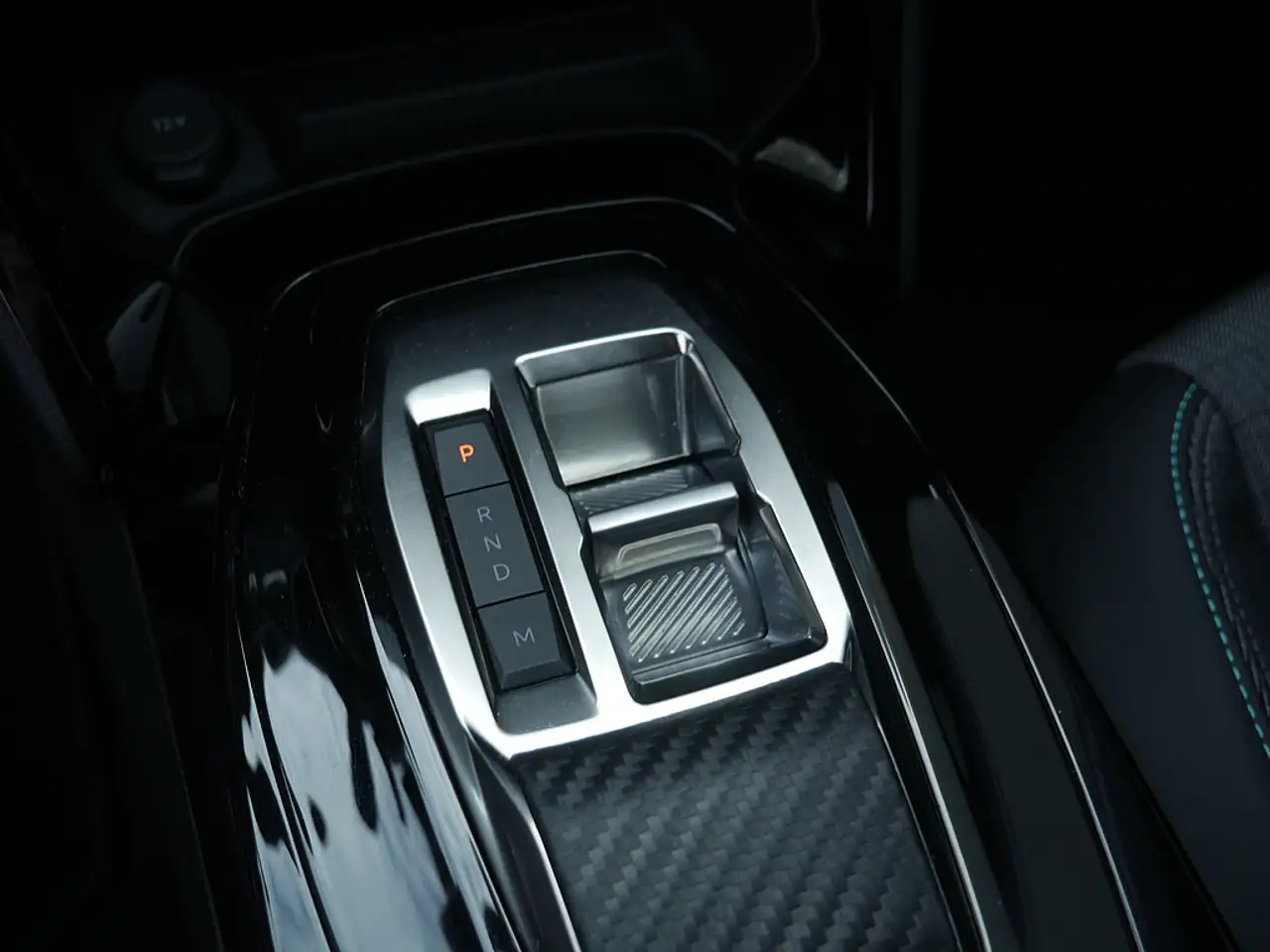 Peugeot 208 Allure PureTech 100 EAT8 KAMERA NAVI LED — Vehicle gallery 12