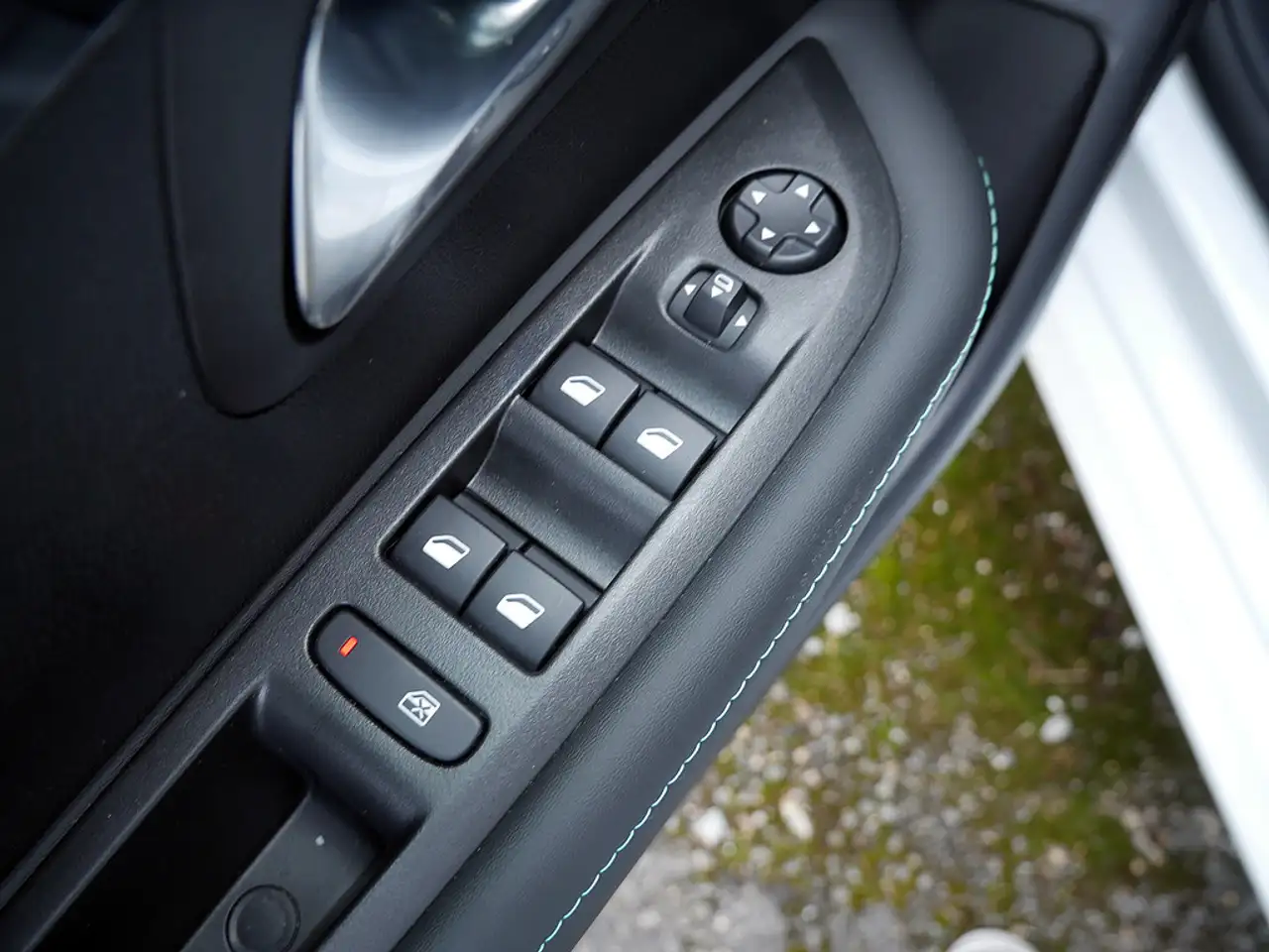Peugeot 208 Allure PureTech 100 EAT8 KAMERA NAVI LED — Vehicle gallery 6