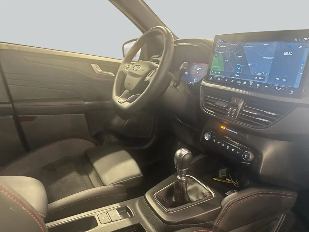 Ford Kuga 1.5 EcoBoost ST-LINE X — معرض صور السيارة 15