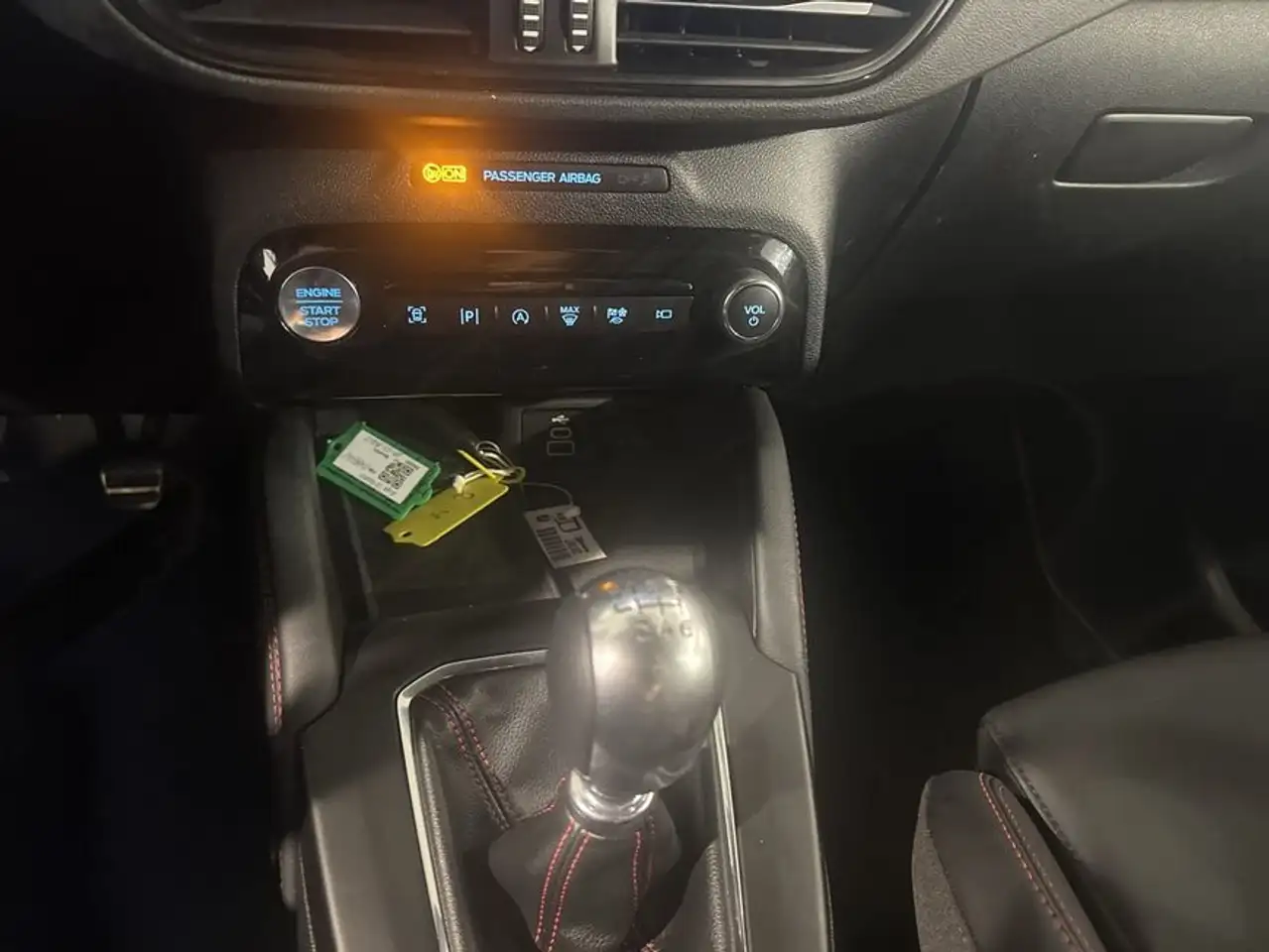 Ford Kuga 1.5 EcoBoost ST-LINE X — معرض صور السيارة 21