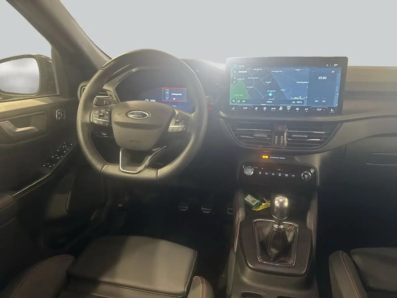 Ford Kuga 1.5 EcoBoost ST-LINE X — معرض صور السيارة 14