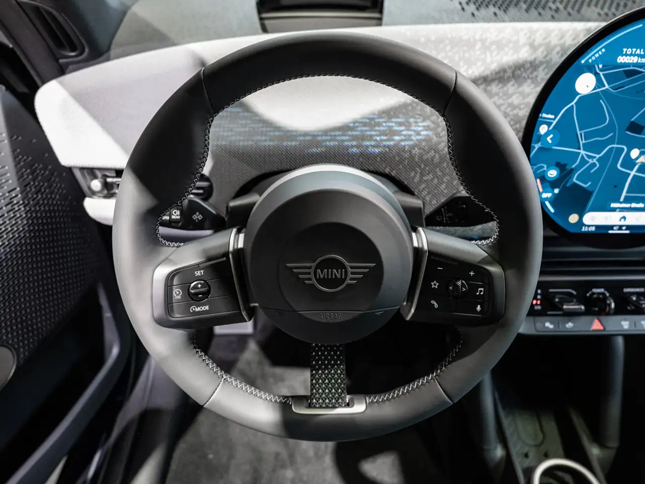 MINI Cooper SE PANO HUD LED NAVI H/K KAMERA LEDER — معرض صور السيارة 13