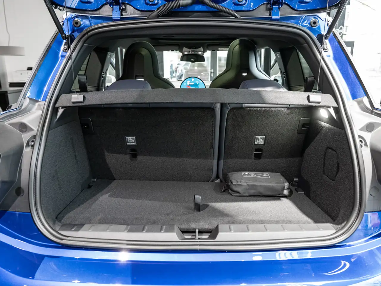 MINI Cooper SE PANO HUD LED NAVI H/K KAMERA LEDER — معرض صور السيارة 11