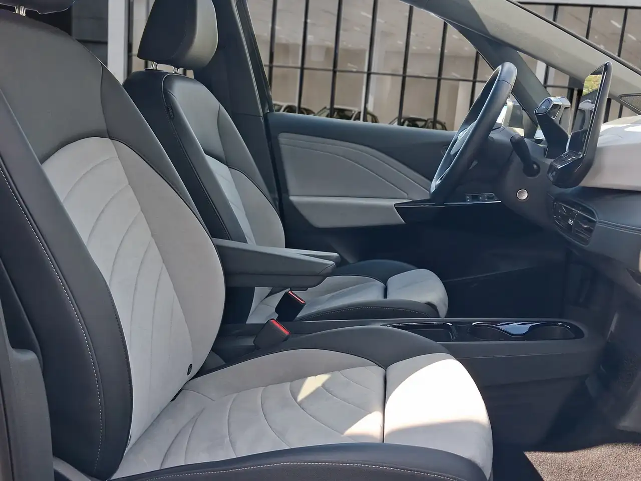 Volkswagen ID.3 Pro 150 kW (204 PS) 58 kWh 1-Gang-Automatik Pro... — Vehicle gallery 6