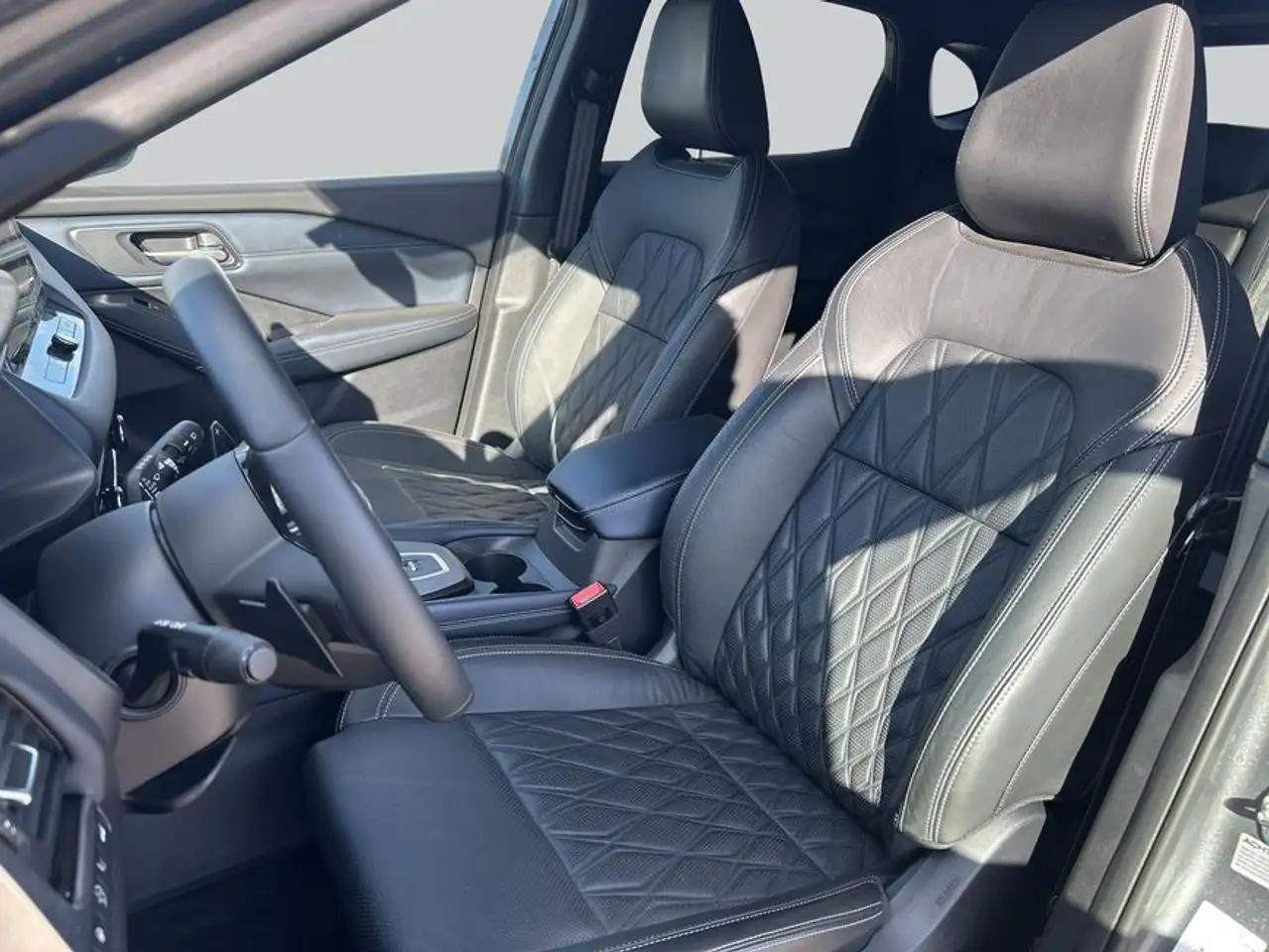 Nissan Qashqai 1.3 DIG-T MHEV Xtronic Tekna+ — معرض صور السيارة 10