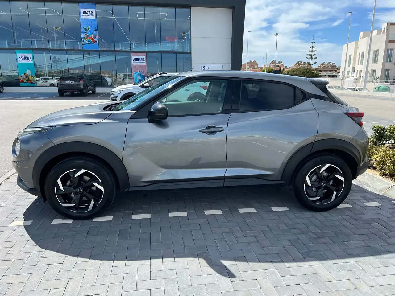 Nissan Juke 1.0 DIG-T DCT Tekna — معرض صور السيارة 6