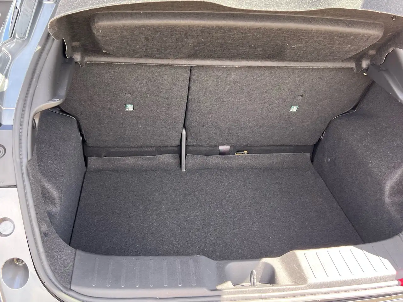 Nissan Juke 1.0 DIG-T DCT Tekna — معرض صور السيارة 15