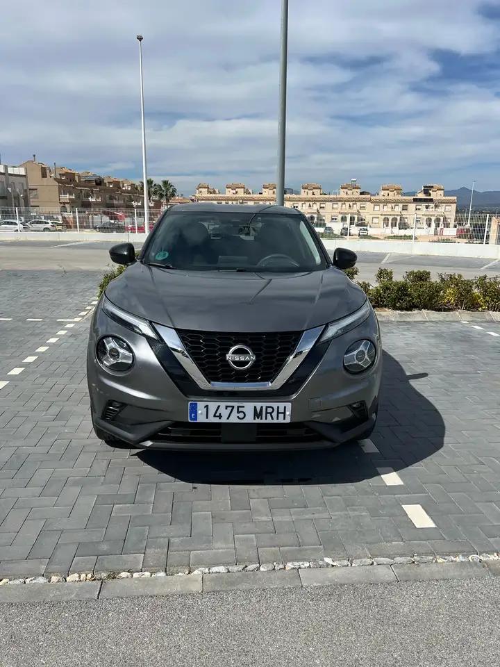 Nissan Juke 1.0 DIG-T DCT Tekna — معرض صور السيارة 4