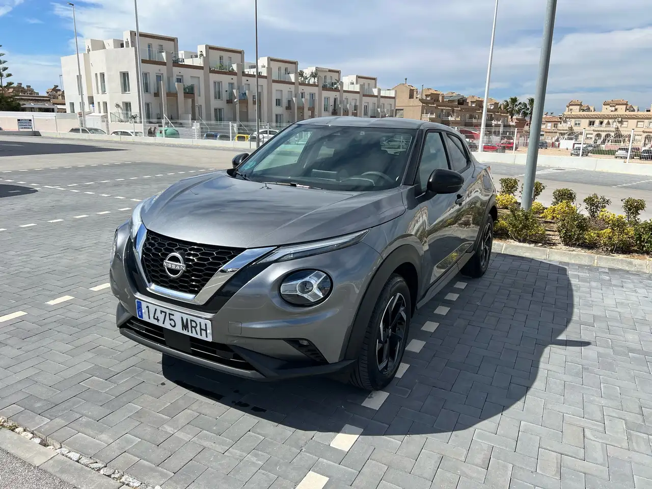 Nissan Juke 1.0 DIG-T DCT Tekna — معرض صور السيارة 5
